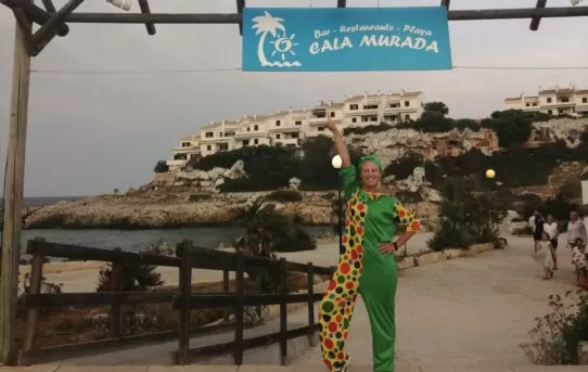 Entertainer = ninja: Protur Sa Coma Playa